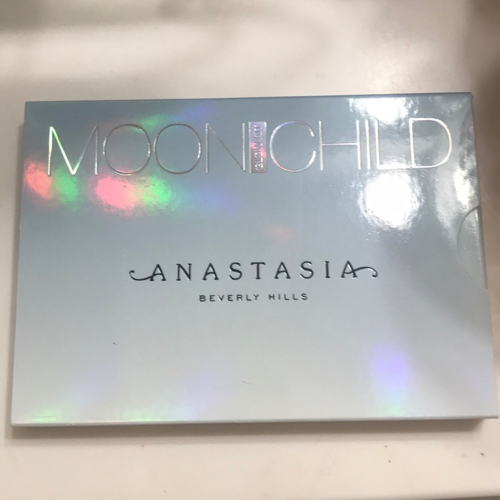 Anastasia Moonchild highlighter palette